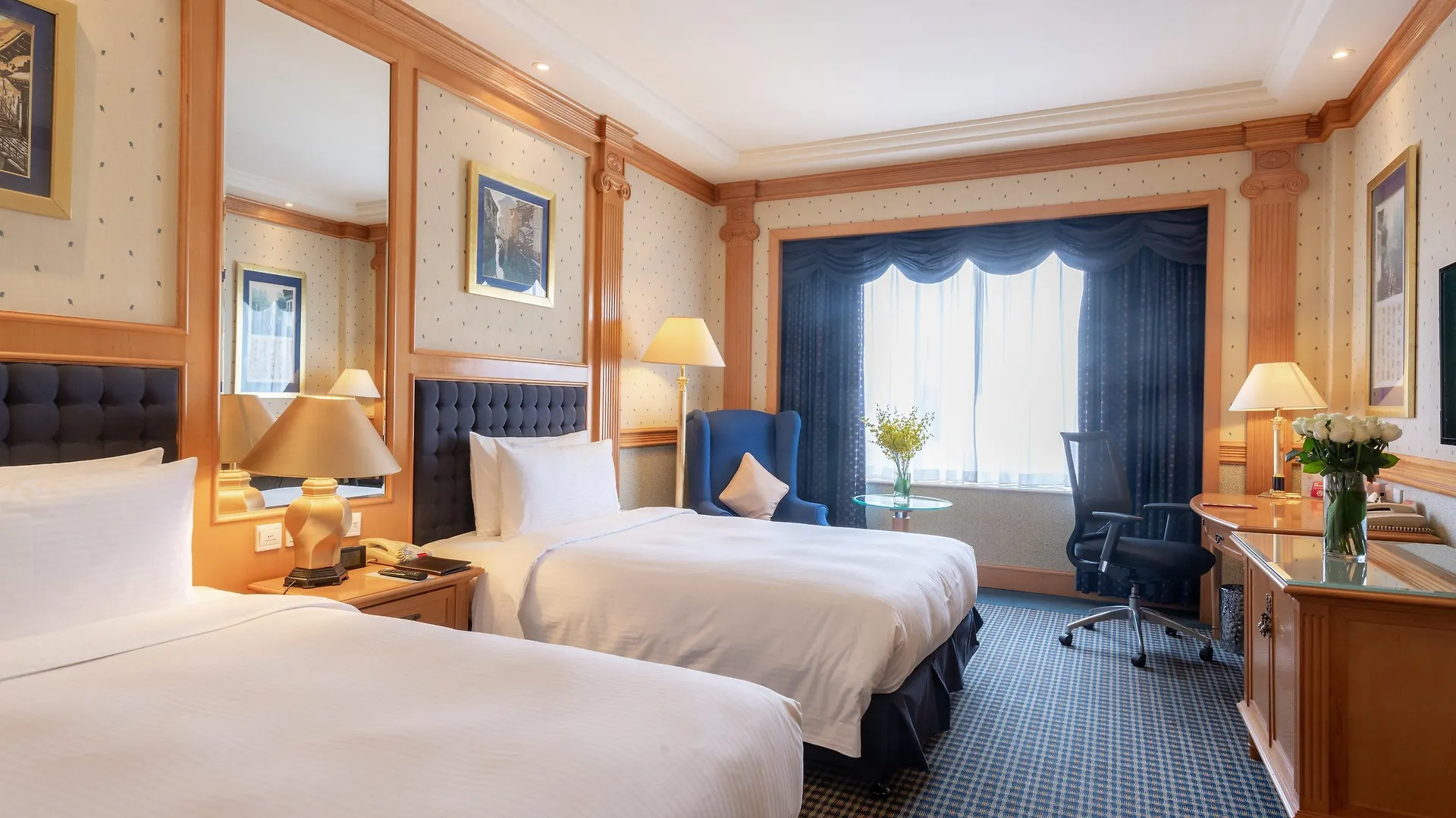 Crowne Plaza Shanghai By Ihg Chiny