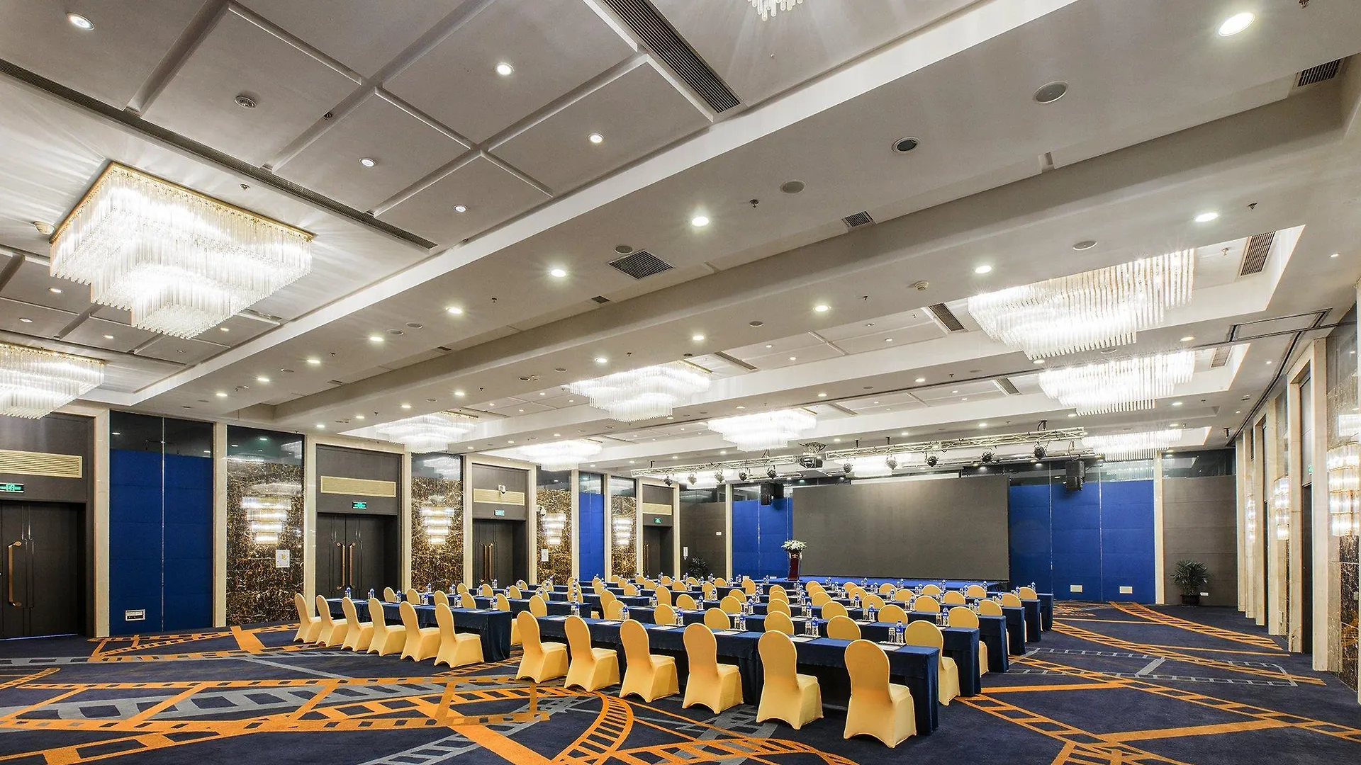 ***** Hotel Crowne Plaza Shanghai By Ihg Chiny