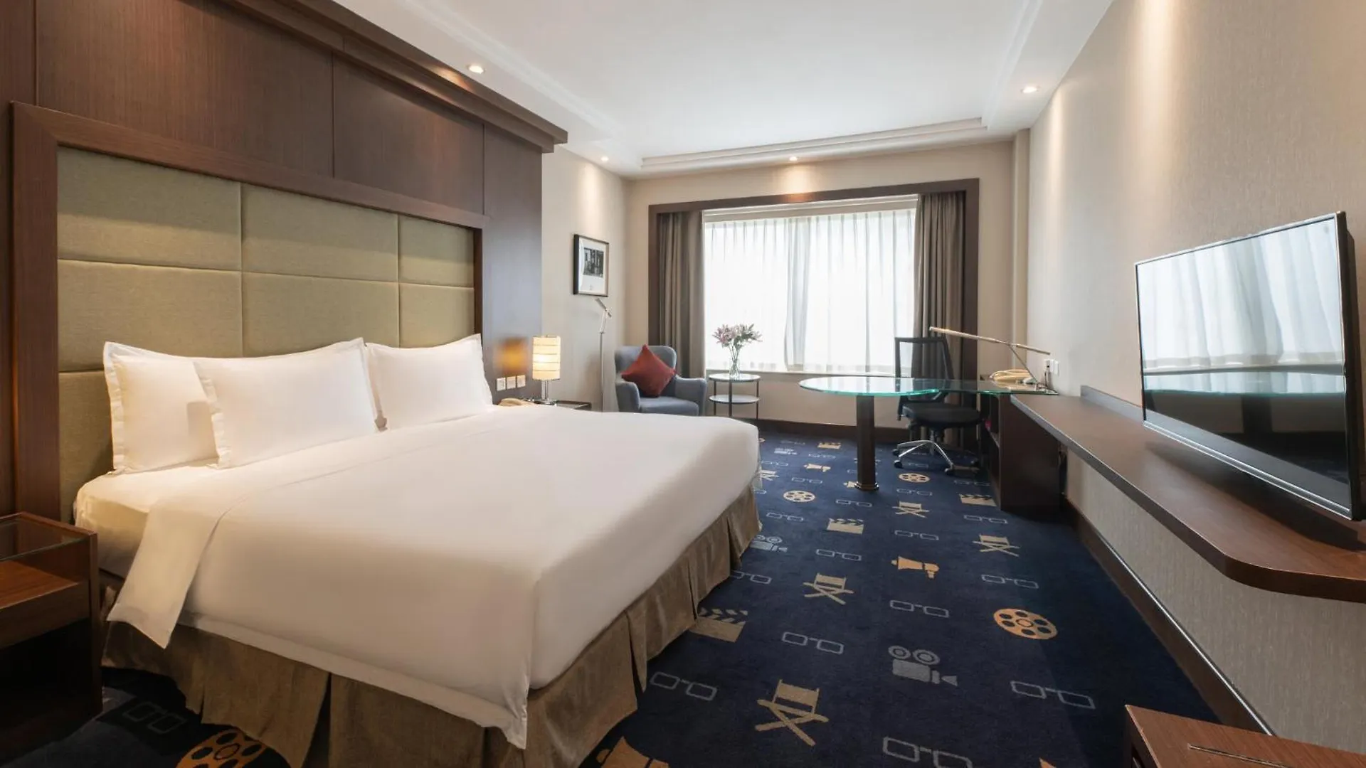 Crowne Plaza Shanghai By Ihg Chiny