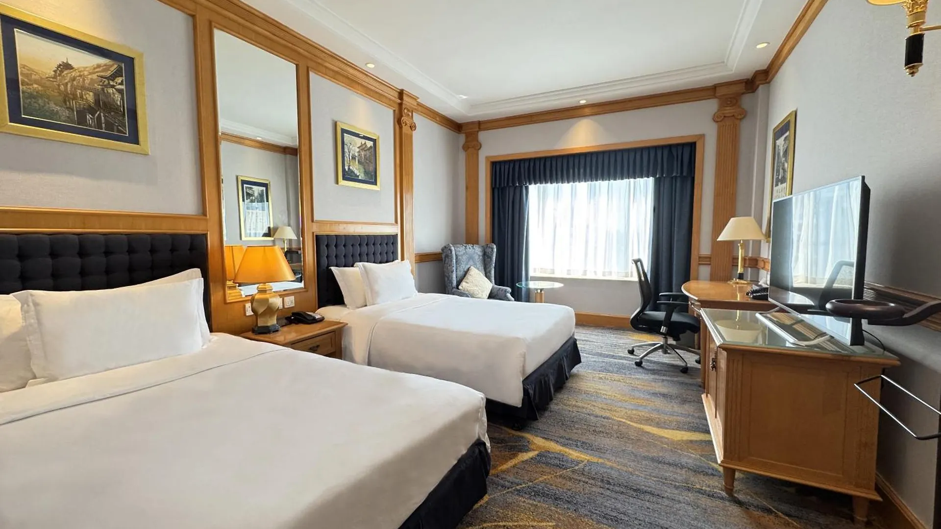 Crowne Plaza Shanghai By Ihg