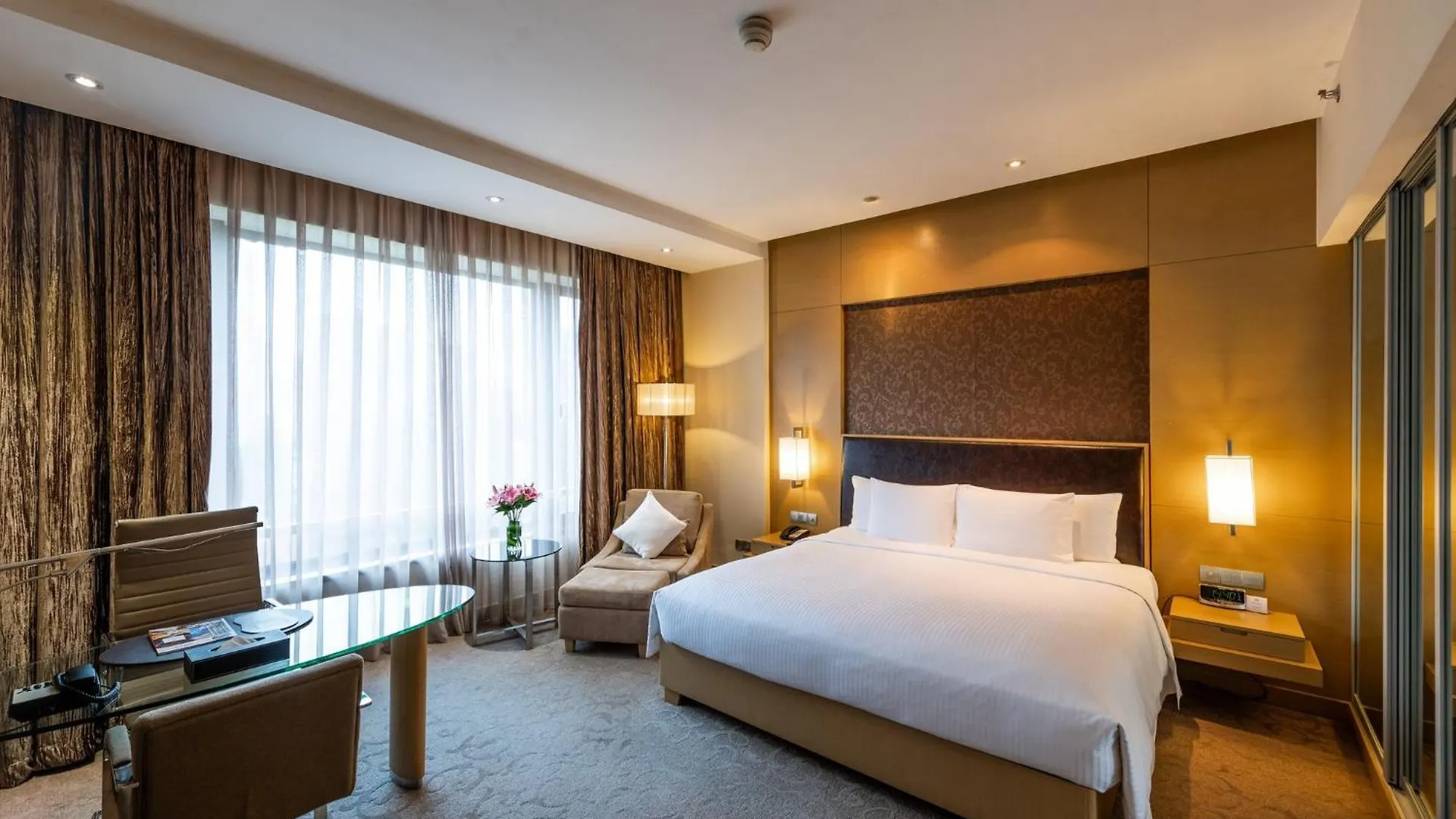 Crowne Plaza Shanghai By Ihg