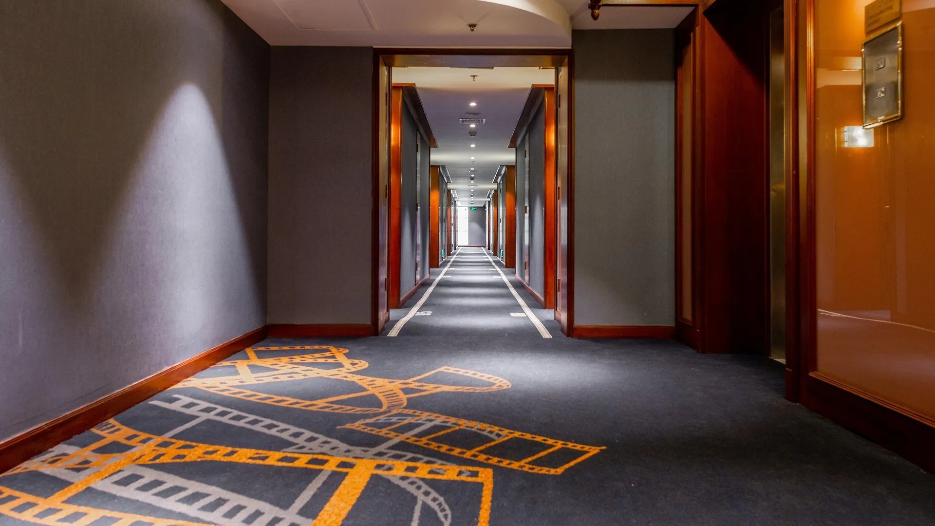 Crowne Plaza Shanghai By Ihg